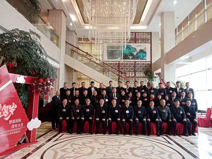 我公司董事長(zhǎng)王曉文，通過(guò)民主選舉成為菏澤市高新區(qū)人大代表